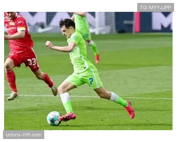 恩里克打造钢铁防线:深度解析其球队防守策略如何铸就比赛中的坚不可摧之盾 恩里克打造钢铁防线:深度解析其球队防守策略如何铸就比赛中的坚不可摧之盾