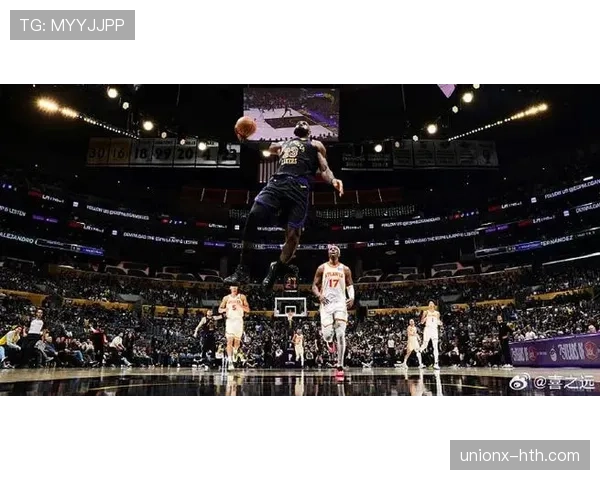 詹姆斯助球队再创佳绩，表现稳健，技术全面提升